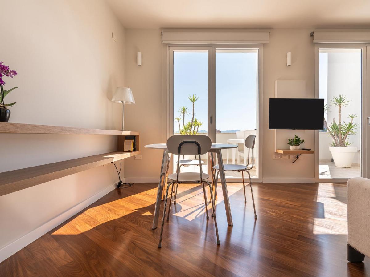 カリアリPenthouse Centerアパートメント エクステリア 写真
