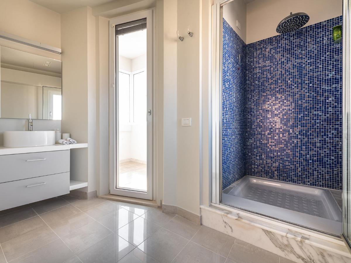 カリアリPenthouse Centerアパートメント エクステリア 写真